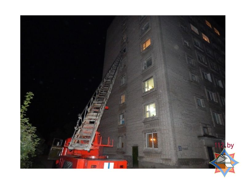 Не менее 10 человек были эвакуированы на пожаре в Ушачах