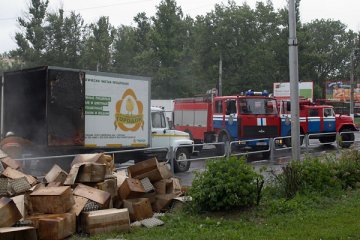 Пожар в автофургоне Городокской птицефабрики. Витебск. Фото Сергея Серебро