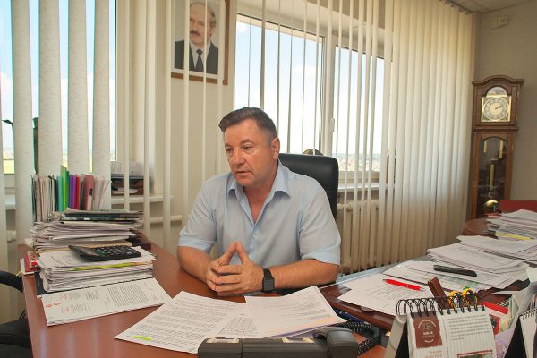 Генеральный директор «Марко» Николай Мартынов в своем рабочем кабинете. Фото Сергея Серебро