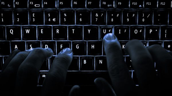 Хакер, клавиатура. Фото Colin / wikimedia.org