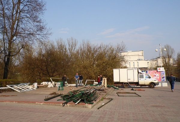 В Витебске снесли летнее кафе, возле которого в 2005 году прогремел взрыв, устроенный по версии правоохранителей Дмитрием Коноваловым