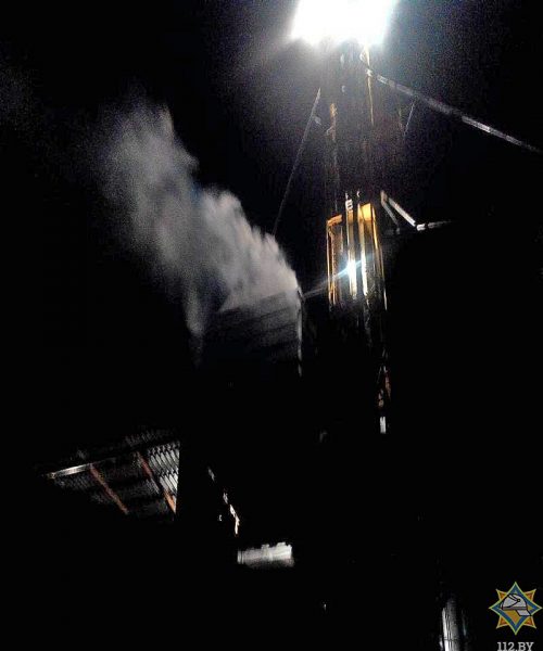 Зерносушилка горела ночью в Поставском районе. Фото МЧС