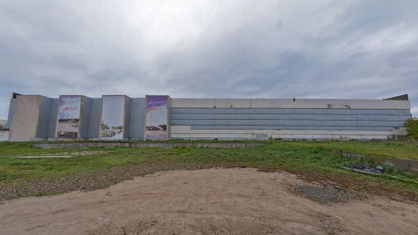 Стена завода «Вистан», на которой будут создавать граффити. Фото яндекс.Панорамы