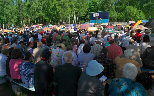 Собрание свидетелей Иеговы в парке Мазурино в Витебске. 2011 год. Фото Сергея Серебро