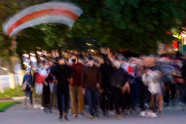Марш светлячков — после тайной инаугурации Луашенко в Витебске возобновились протесты. Фото Сергея Серебро