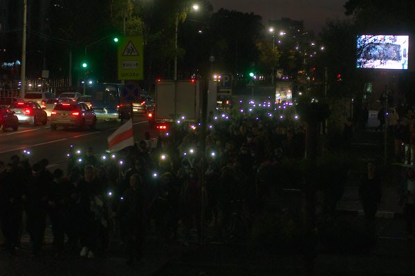 Марш светлячков — после тайной инаугурации Луашенко в Витебске возобновились протесты. Фото Сергея Серебро